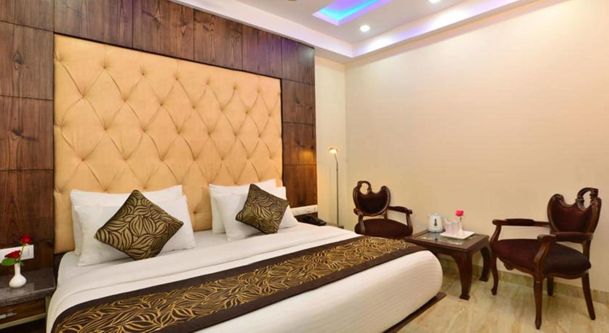 Hotel Stay Well Dx Új-Delhi Kültér fotó