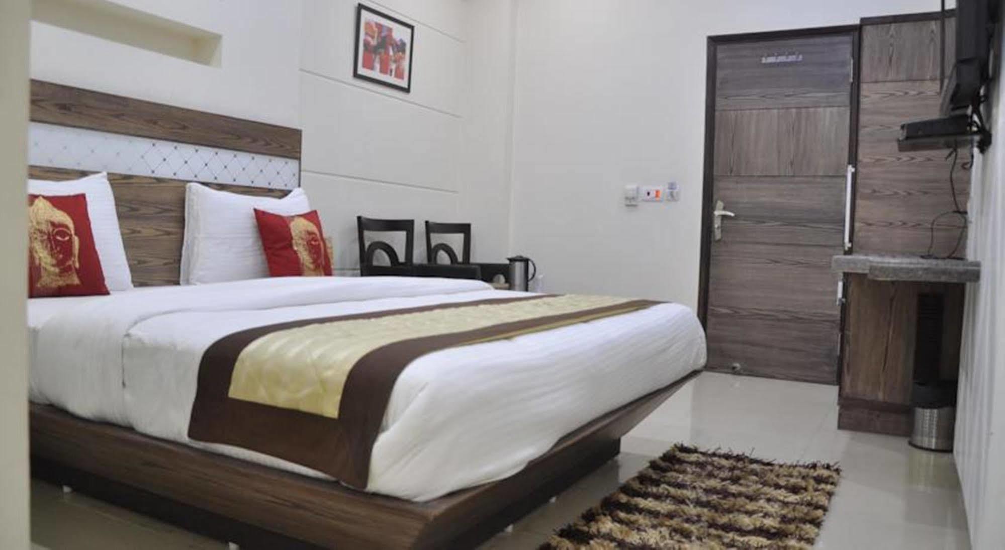 Hotel Stay Well Dx Új-Delhi Kültér fotó
