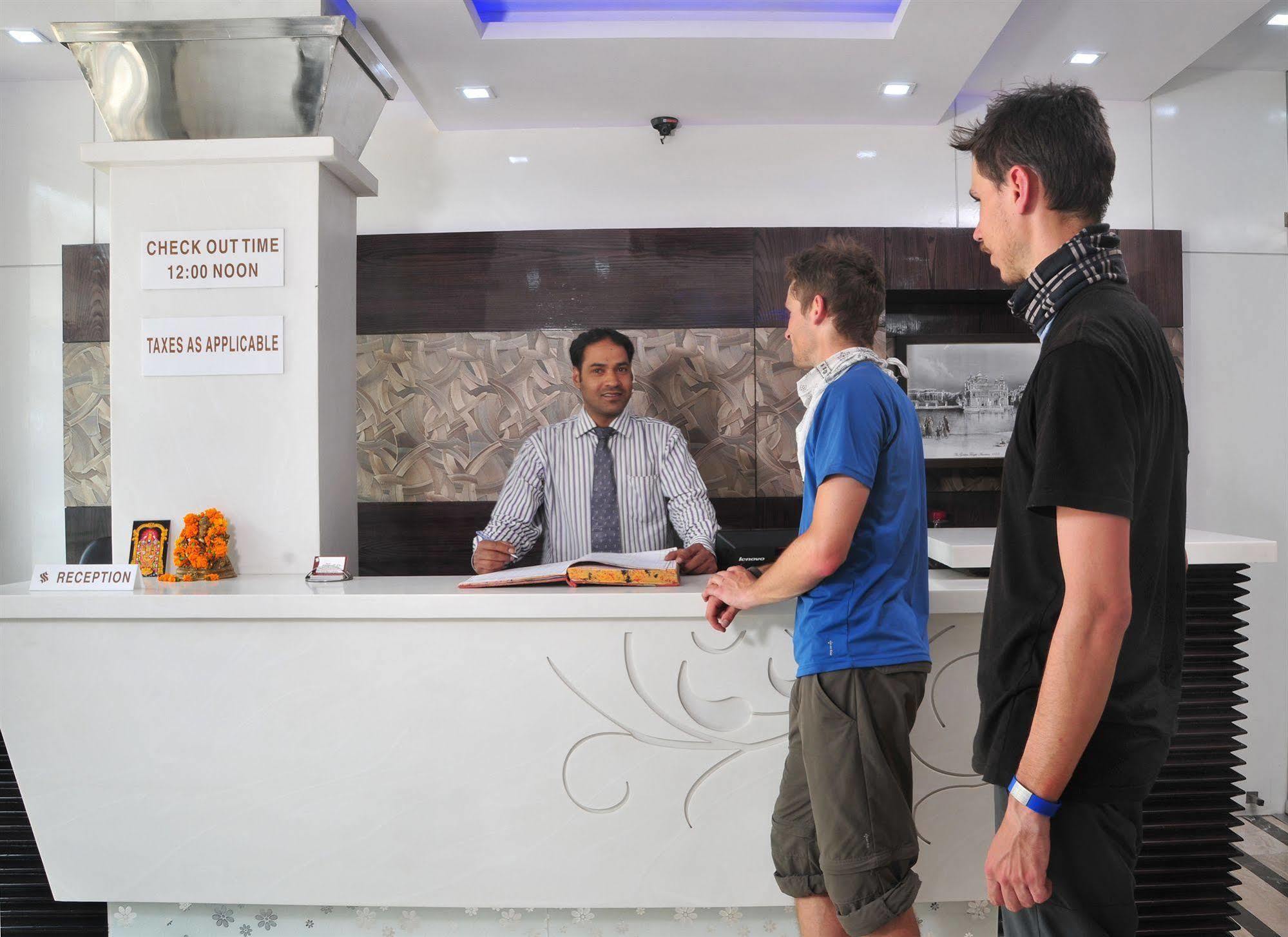 Hotel Stay Well Dx Új-Delhi Kültér fotó